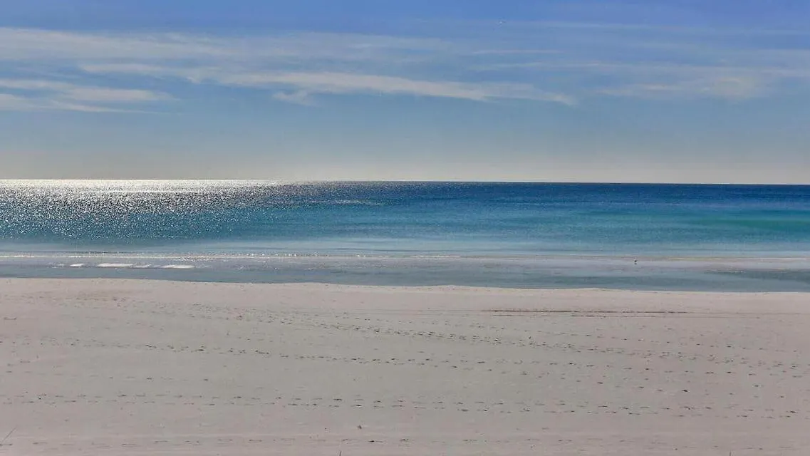 Crystal Village II Unit 10B- Close To Beach And Pool! Destin