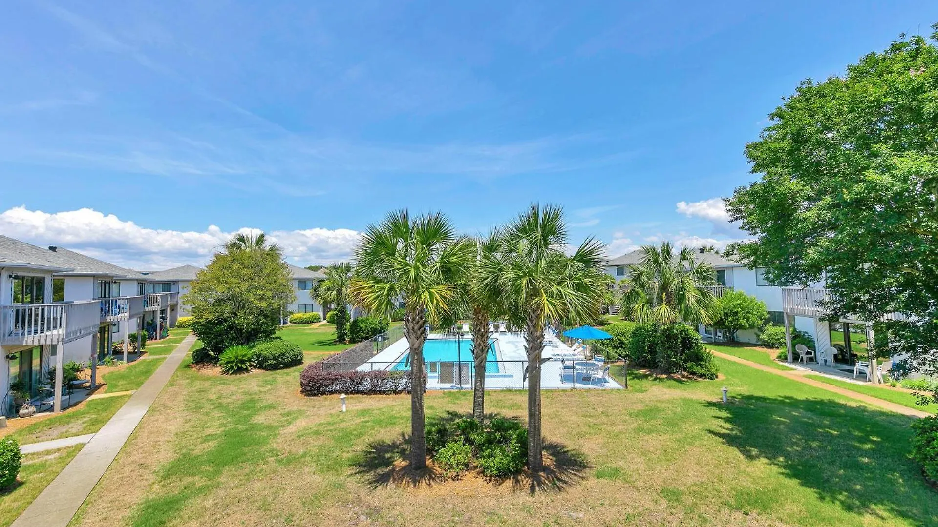 Crystal Village II Unit 10B- Close To Beach And Pool! Destin Holiday home