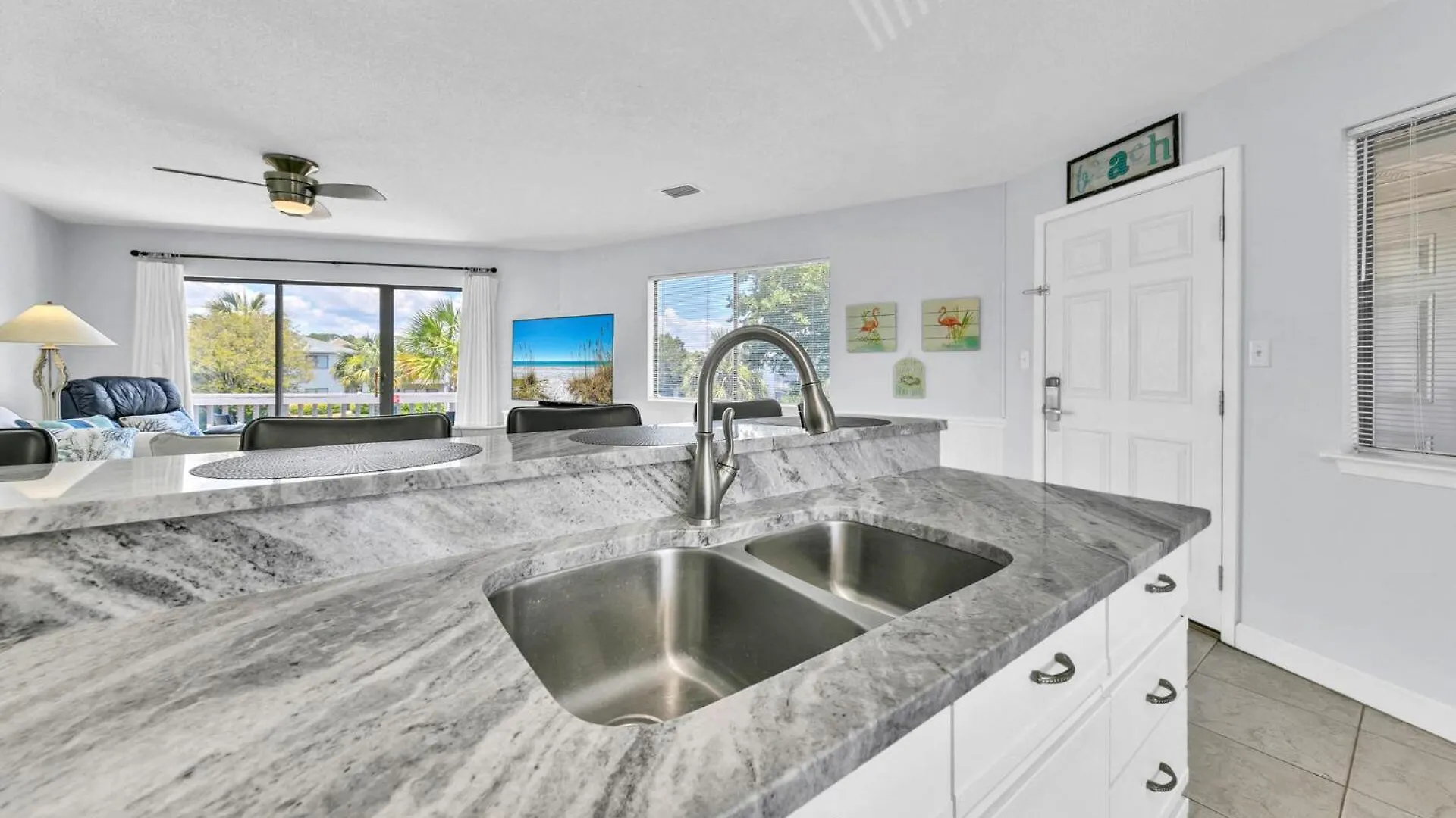 Crystal Village II Unit 10B- Close To Beach And Pool! Destin Holiday home