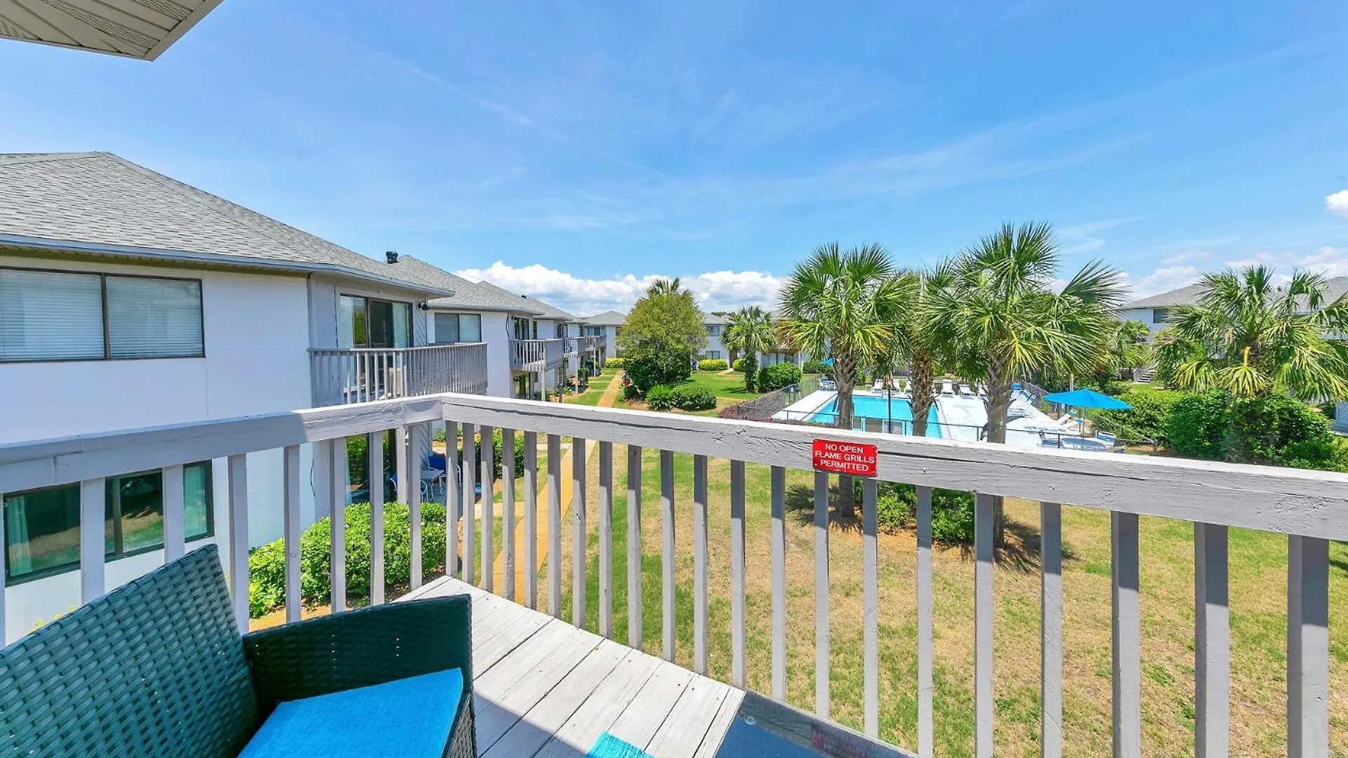 Crystal Village II Unit 10B- Close To Beach And Pool! Destin