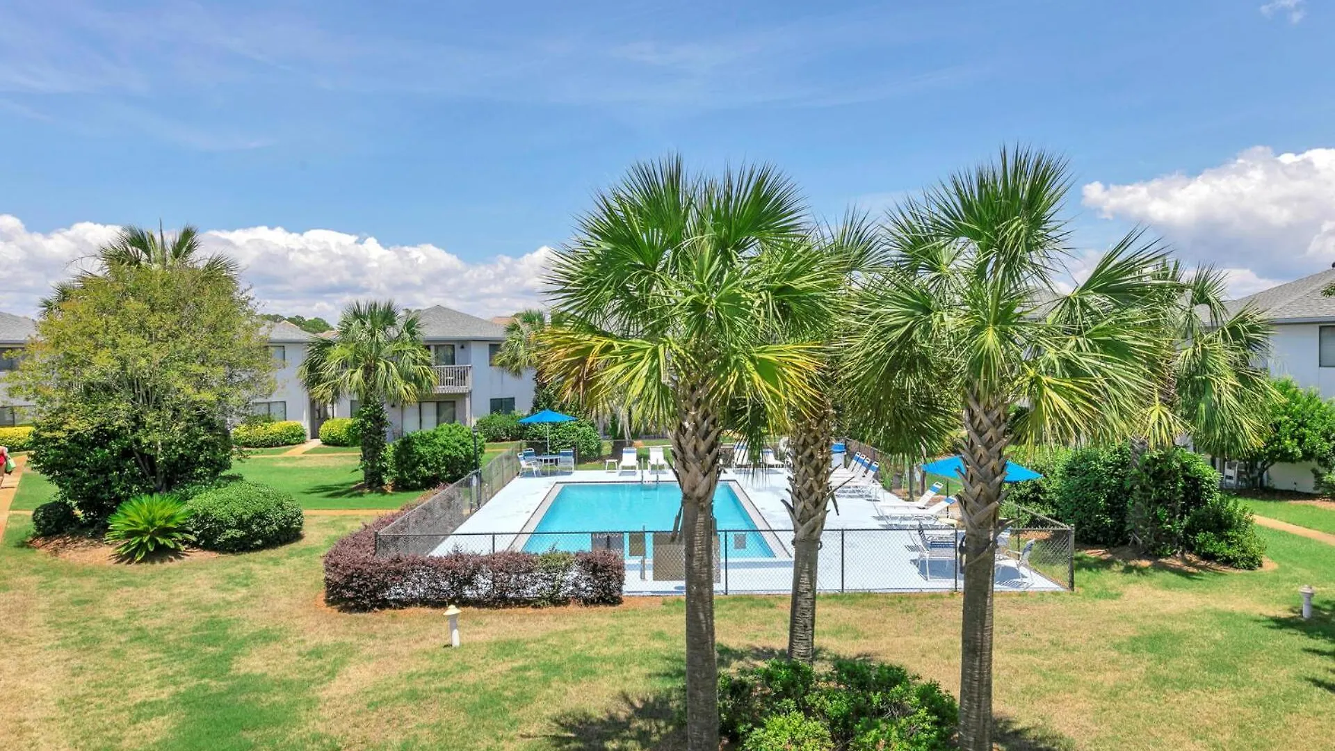 Crystal Village II Unit 10B- Close To Beach And Pool! Destin