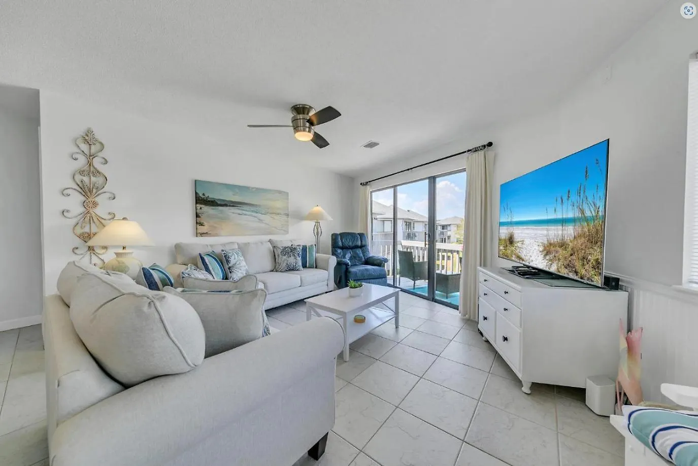 Crystal Village II Unit 10B- Close To Beach And Pool! Destin Holiday home